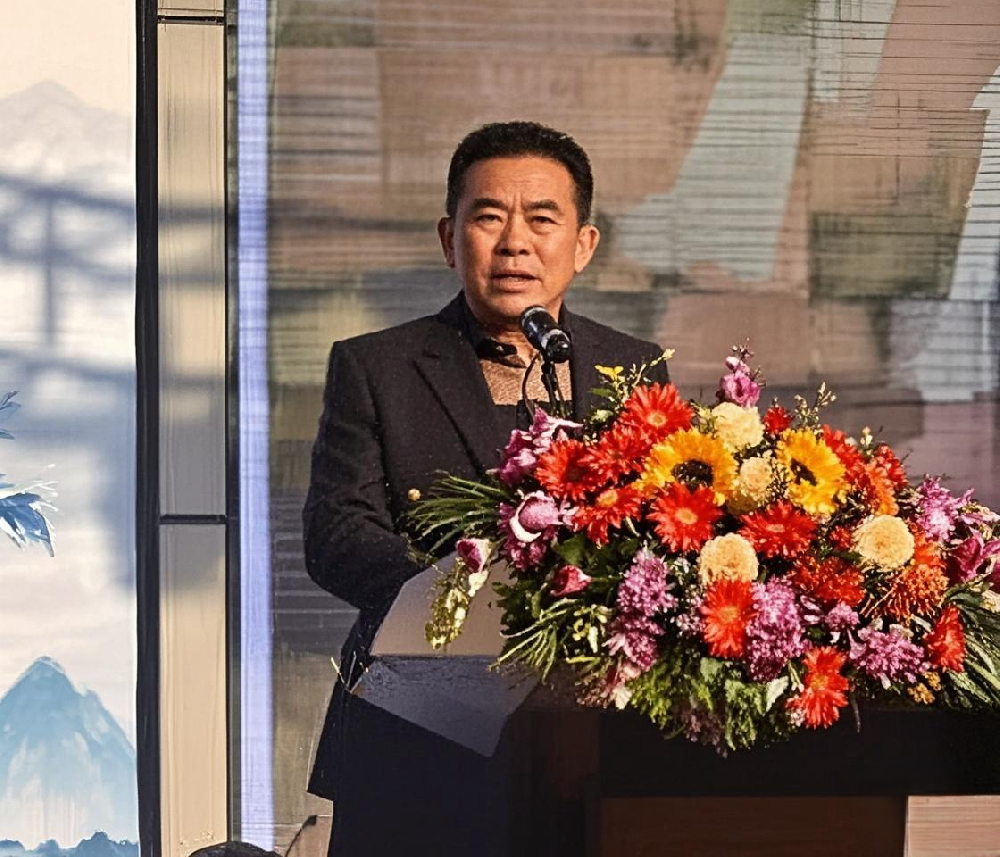 浮世情缘：作家岑军五篇小小说中的都市迷局与人性叩问
