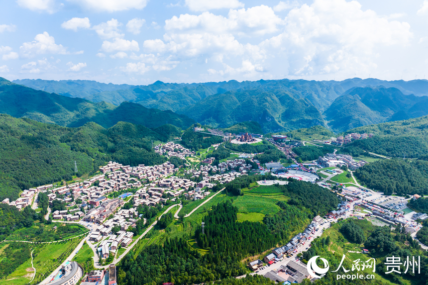 航拍六盘水野玉海国家级旅游度假区。人民网记者 涂敏摄